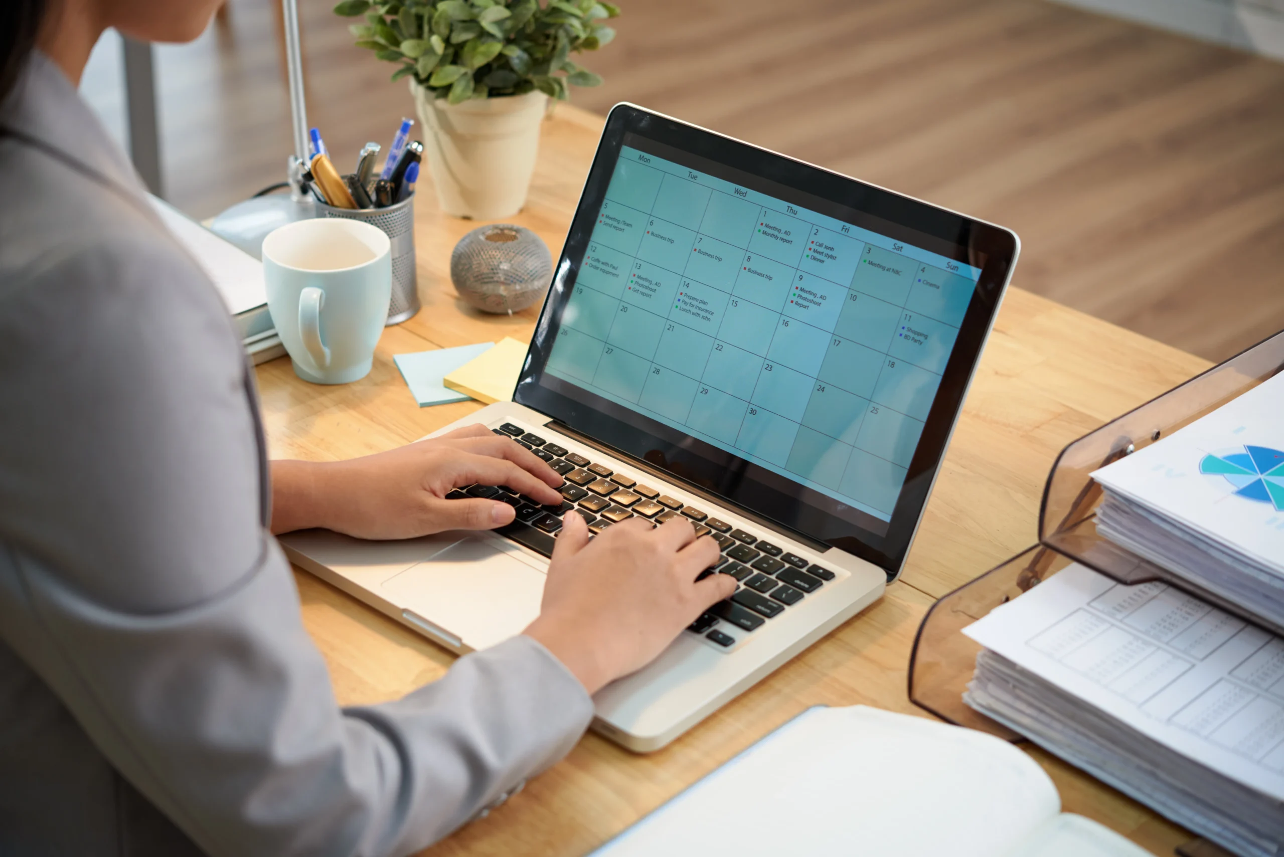 Patient searching for the best urgent care near me and scheduling a same-day visit online.